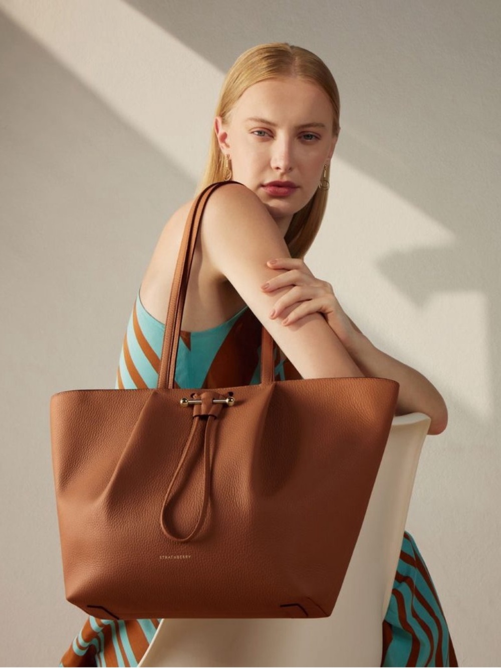 Strathberry Osette Leather Shopper Tote Tan Timeless Minimalist Quiet Luxury NWT